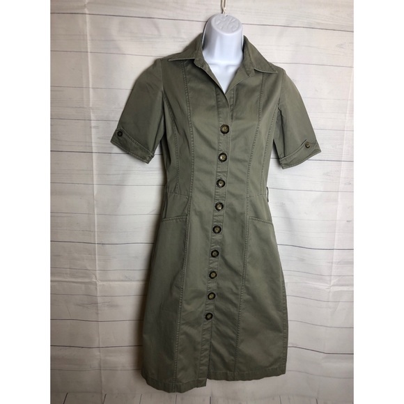 Banana Republic Dresses & Skirts - Banana Republic Midi Dress color green size 0